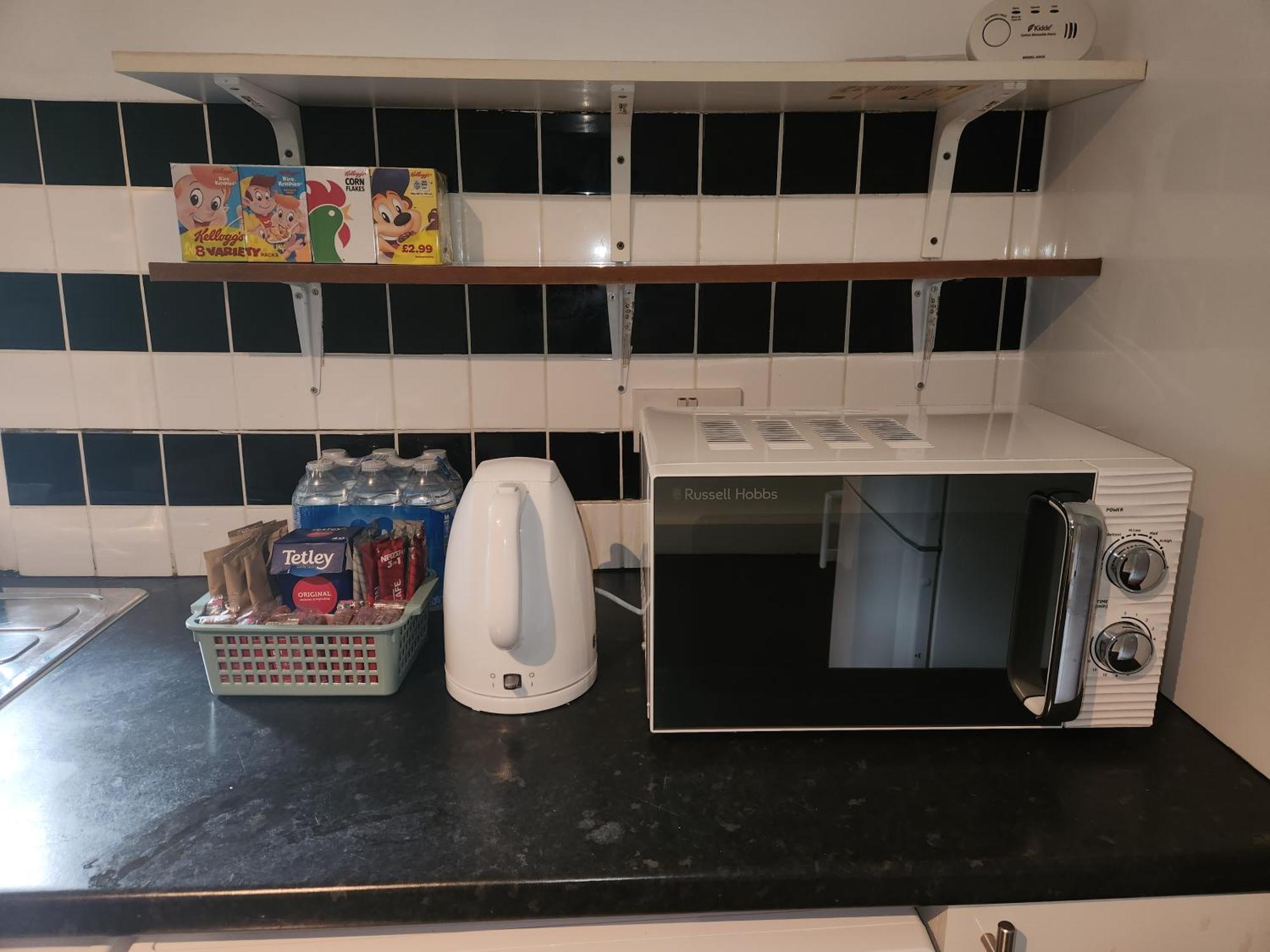 Apartamento Flat With Work Station, Monitor, Smart Tv & Netflix Londres Exterior foto