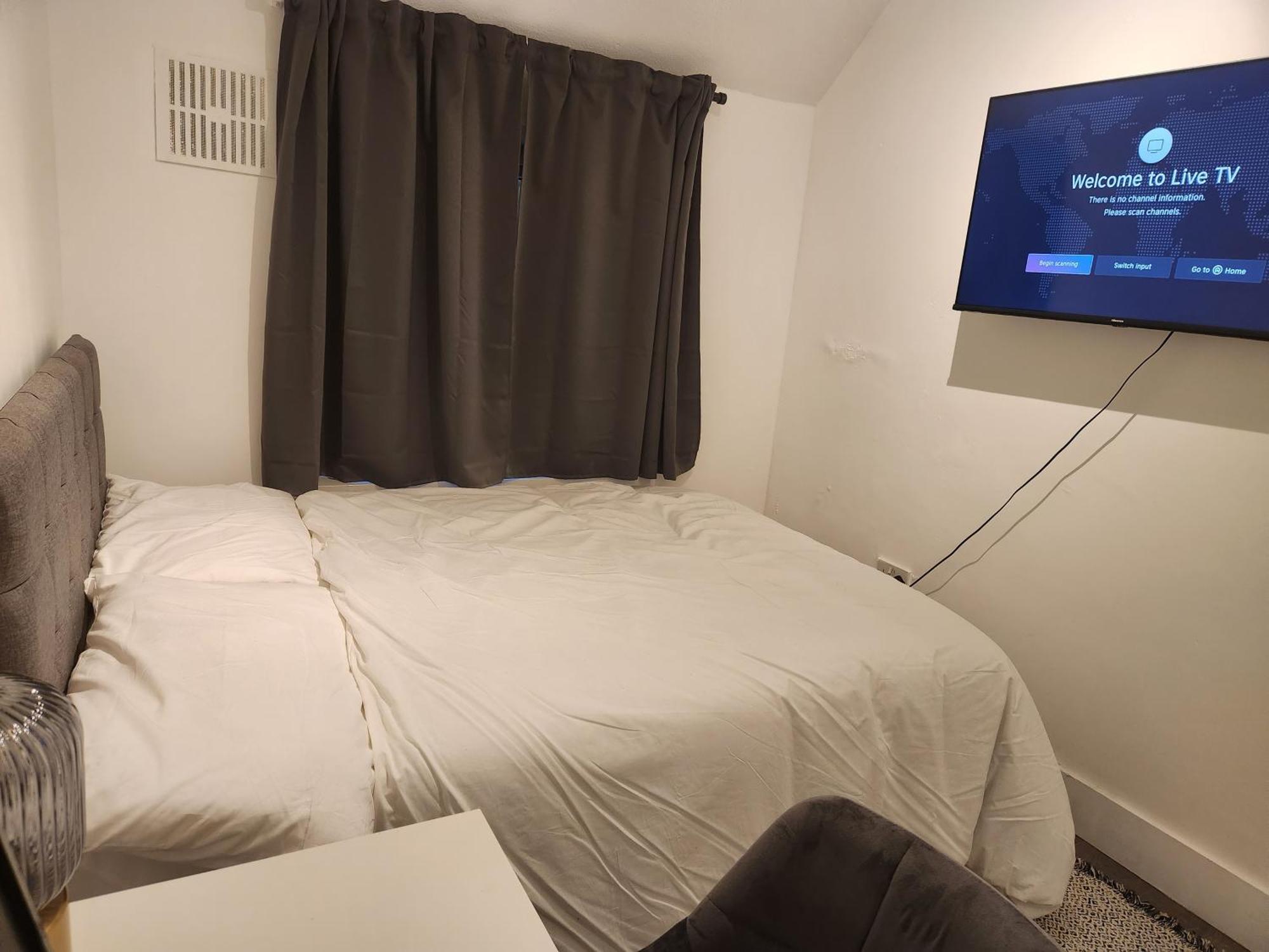 Apartamento Flat With Work Station, Monitor, Smart Tv & Netflix Londres Exterior foto