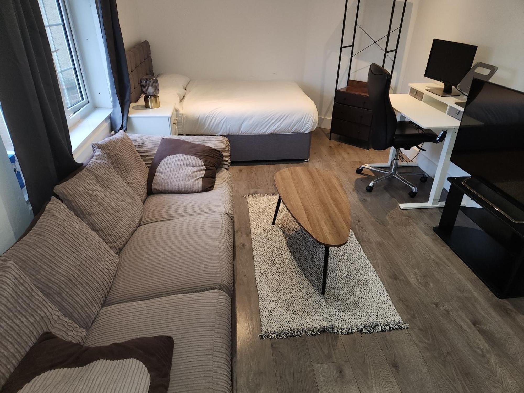 Apartamento Flat With Work Station, Monitor, Smart Tv & Netflix Londres Exterior foto